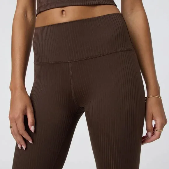 Vuori Inversion Rib Legging - Picture 2 of 8